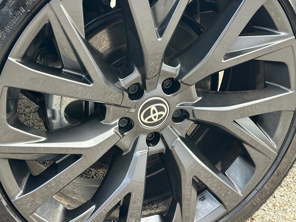 Certified 2025 Toyota Crown Signia image 29