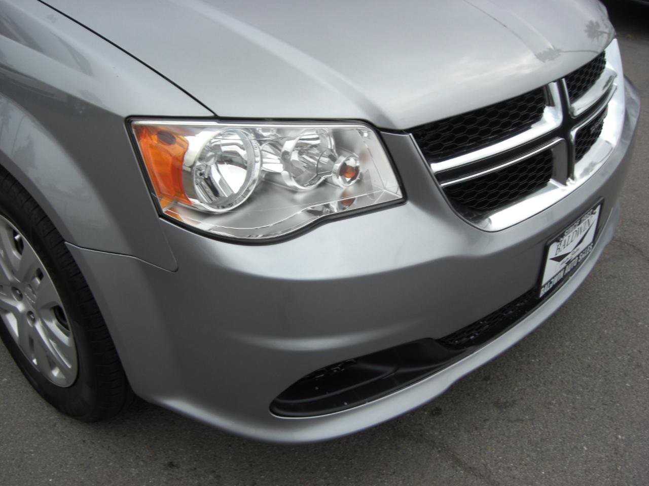 Used 2019 Dodge Grand Caravan SE FWD image 15
