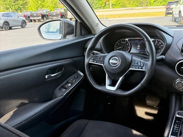 Used 2025 Nissan Sentra SR FWD image 11