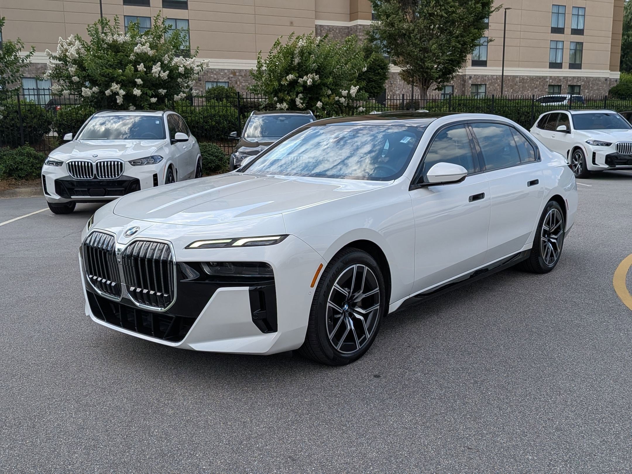 Certified 2023 BMW 740i RWD image 7