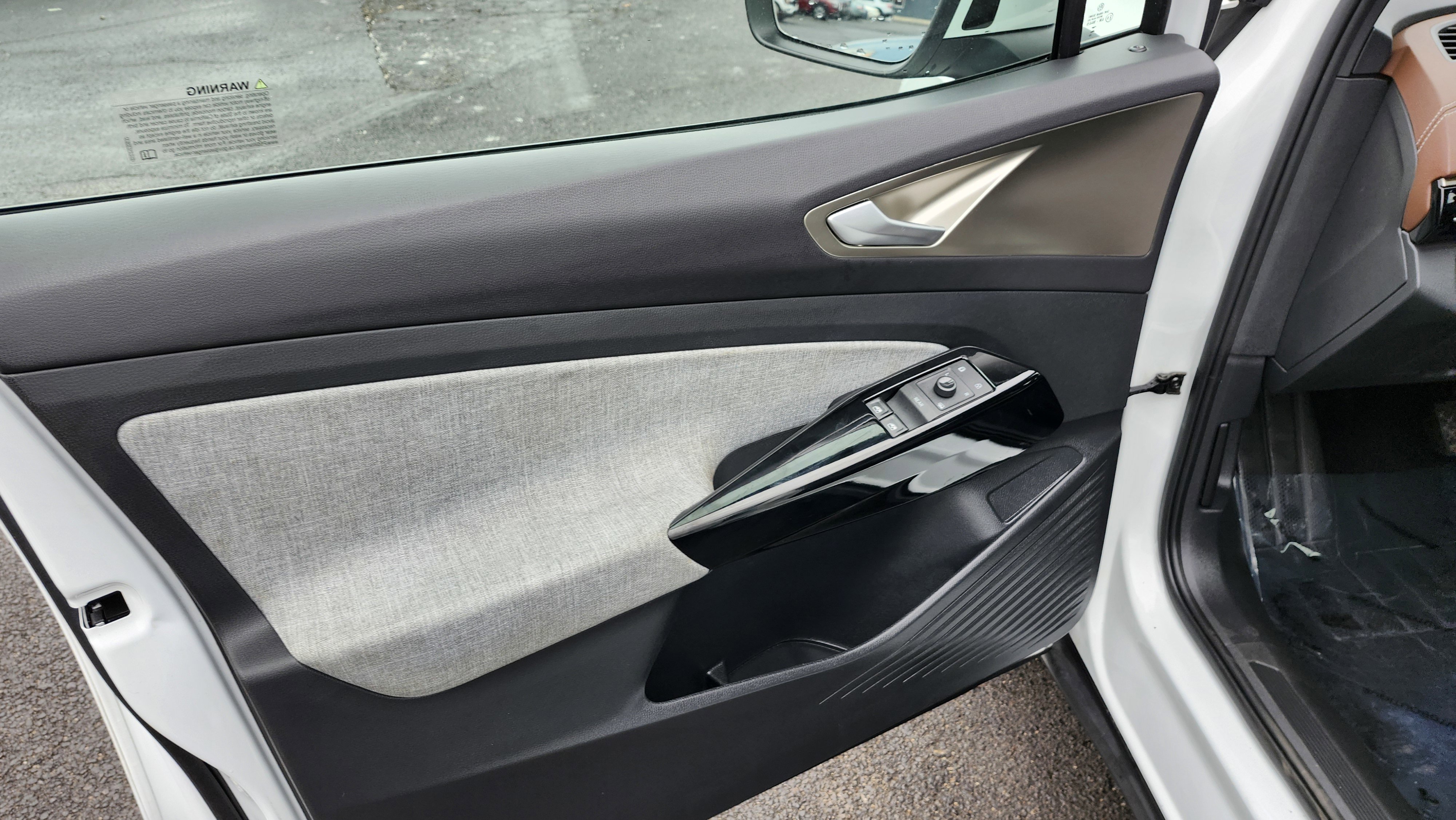 Used 2023 Volkswagen ID.4 Pro image 23