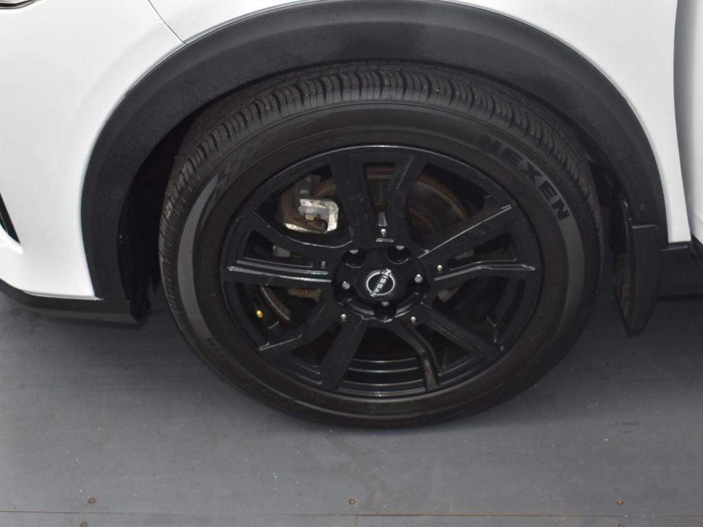 Used 2023 Nissan Kicks SR w/ SR Premium Package image 13