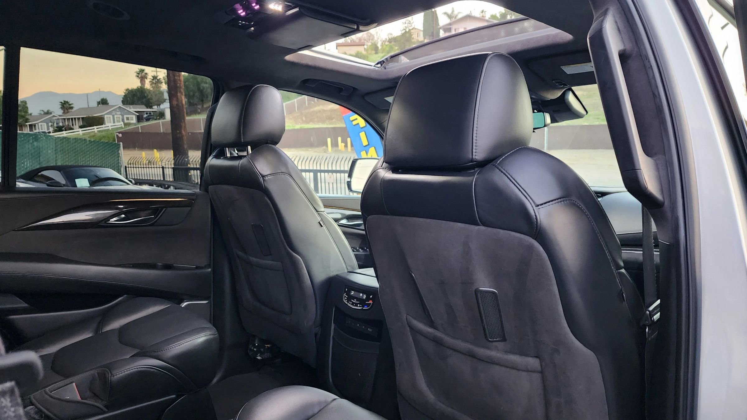 Used 2020 Cadillac Escalade Platinum image 18