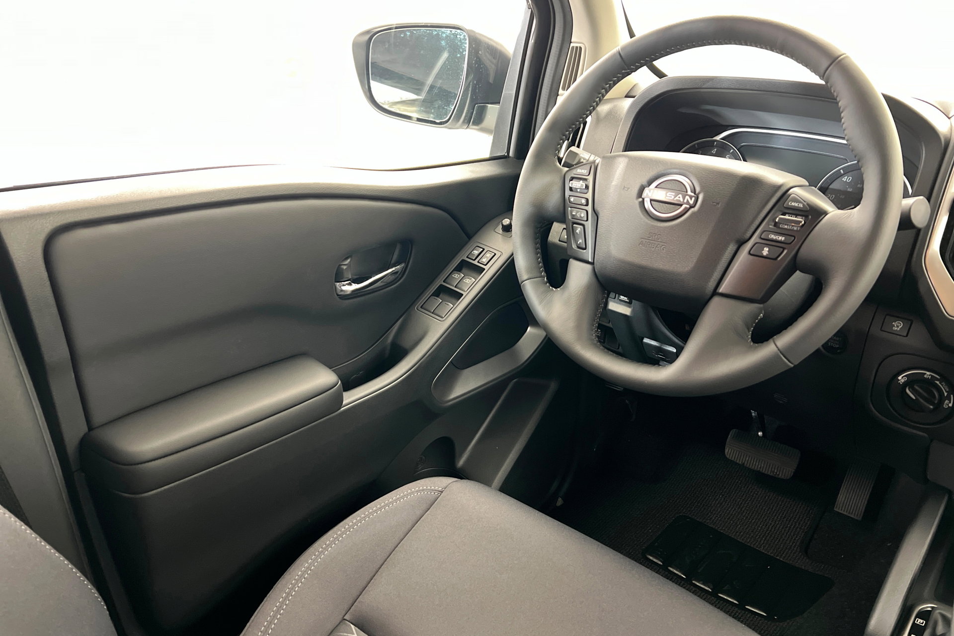 New 2026 Nissan Frontier SV w/ SV Convenience Package image 11