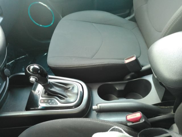 Used 2012 Kia Soul + w/ Audio Pkg FWD image 40