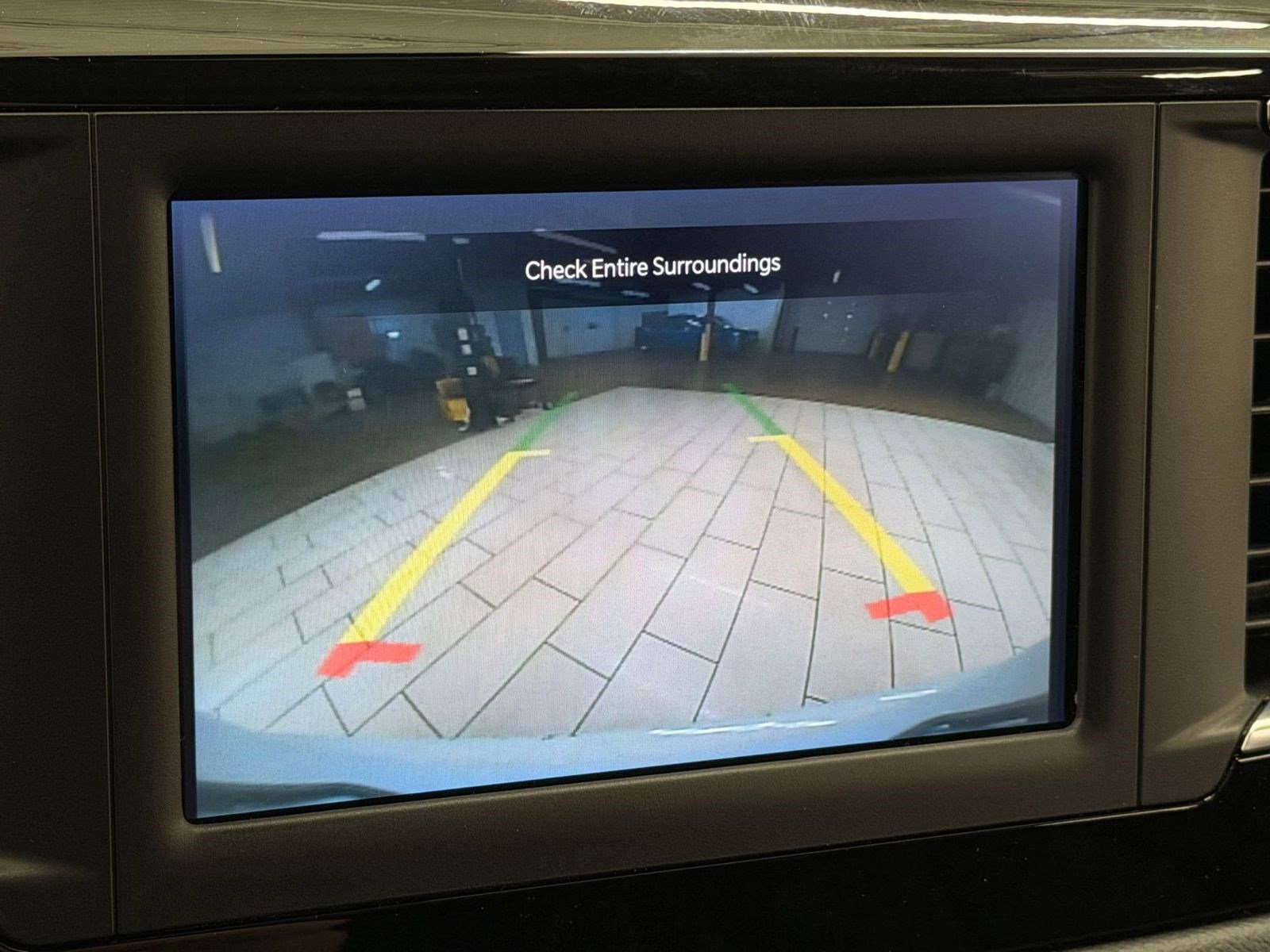 Used 2023 Chrysler Voyager LX image 30