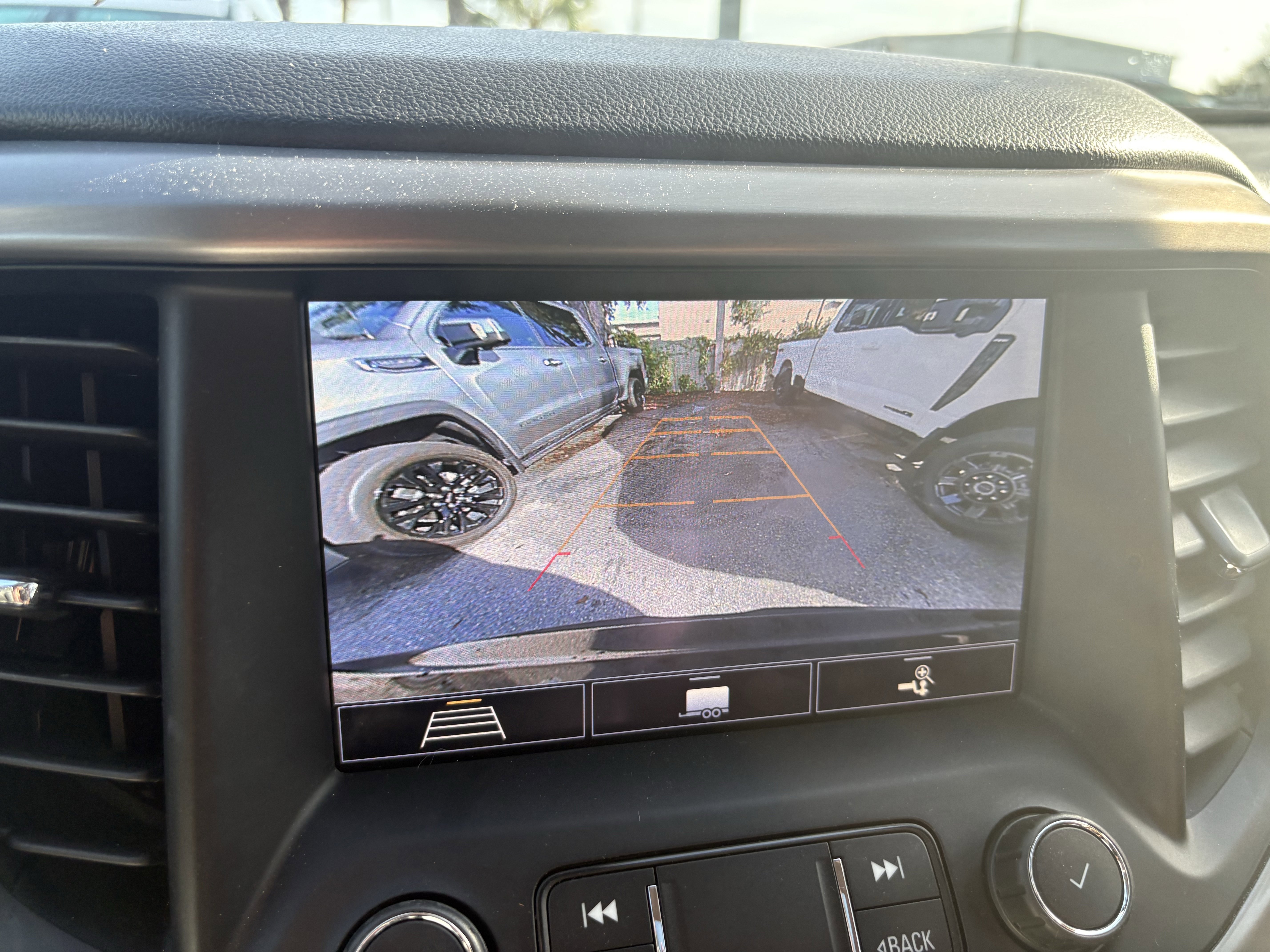 Used 2020 GMC Acadia AT4 w/ Driver Alert Package II AWD/4WD image 11