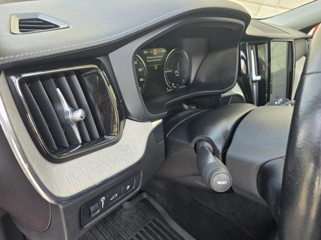Used 2019 Volvo XC60 T8 Inscription w/ Protection Package Premier AWD/4WD image 18