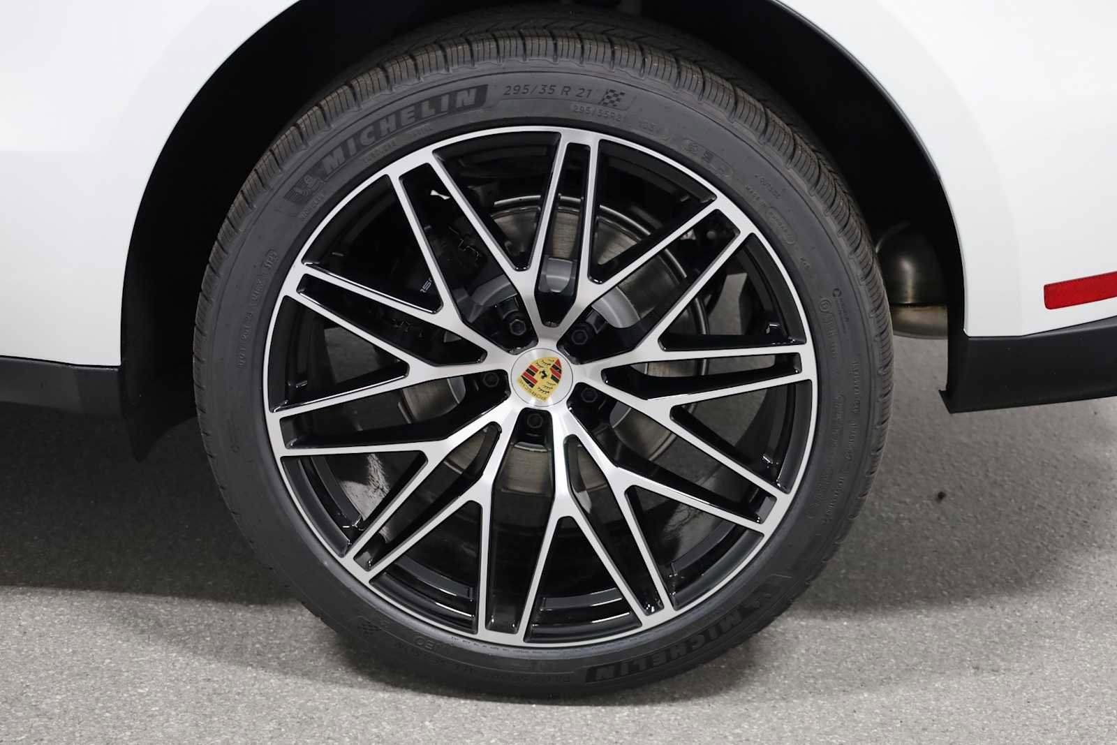 New 2026 Porsche Macan image 47