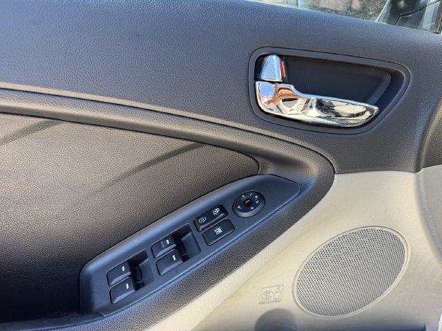 Used 2015 Kia Forte LX FWD image 11