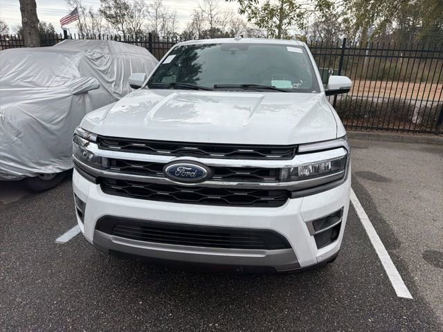 Used 2024 Ford Expedition Limited image 12