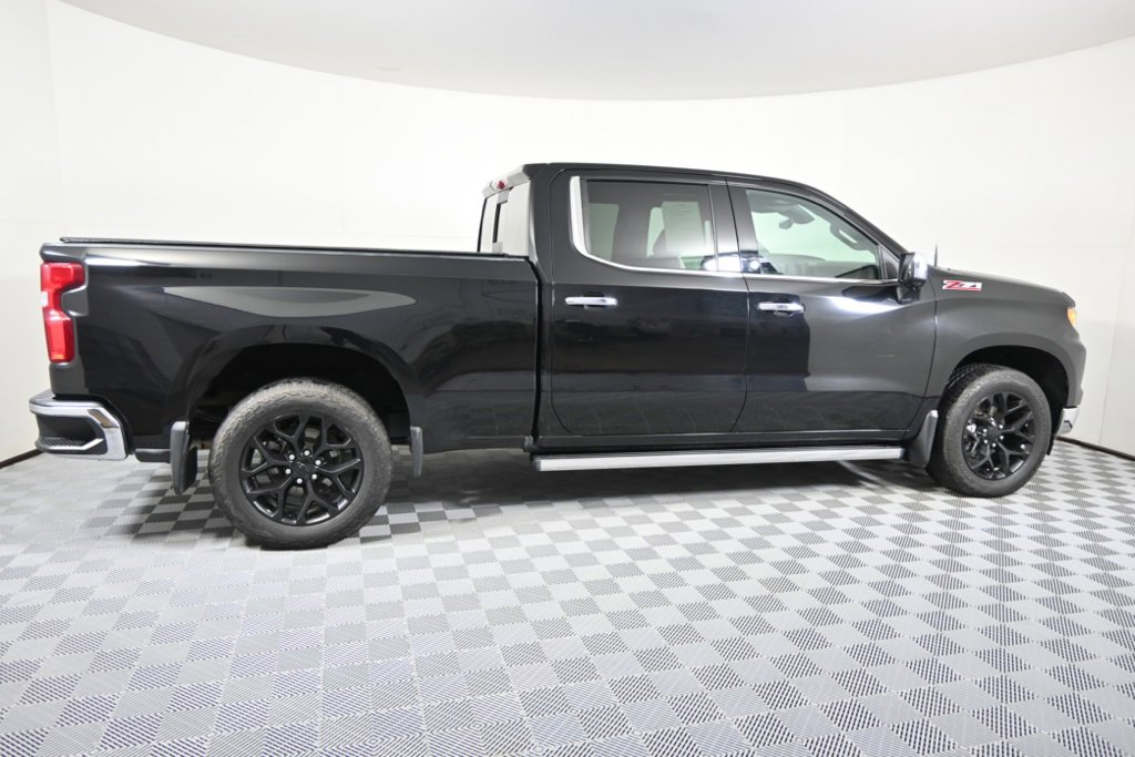 Used 2022 Chevrolet Silverado 1500 LTZ w/ Technology Package image 9