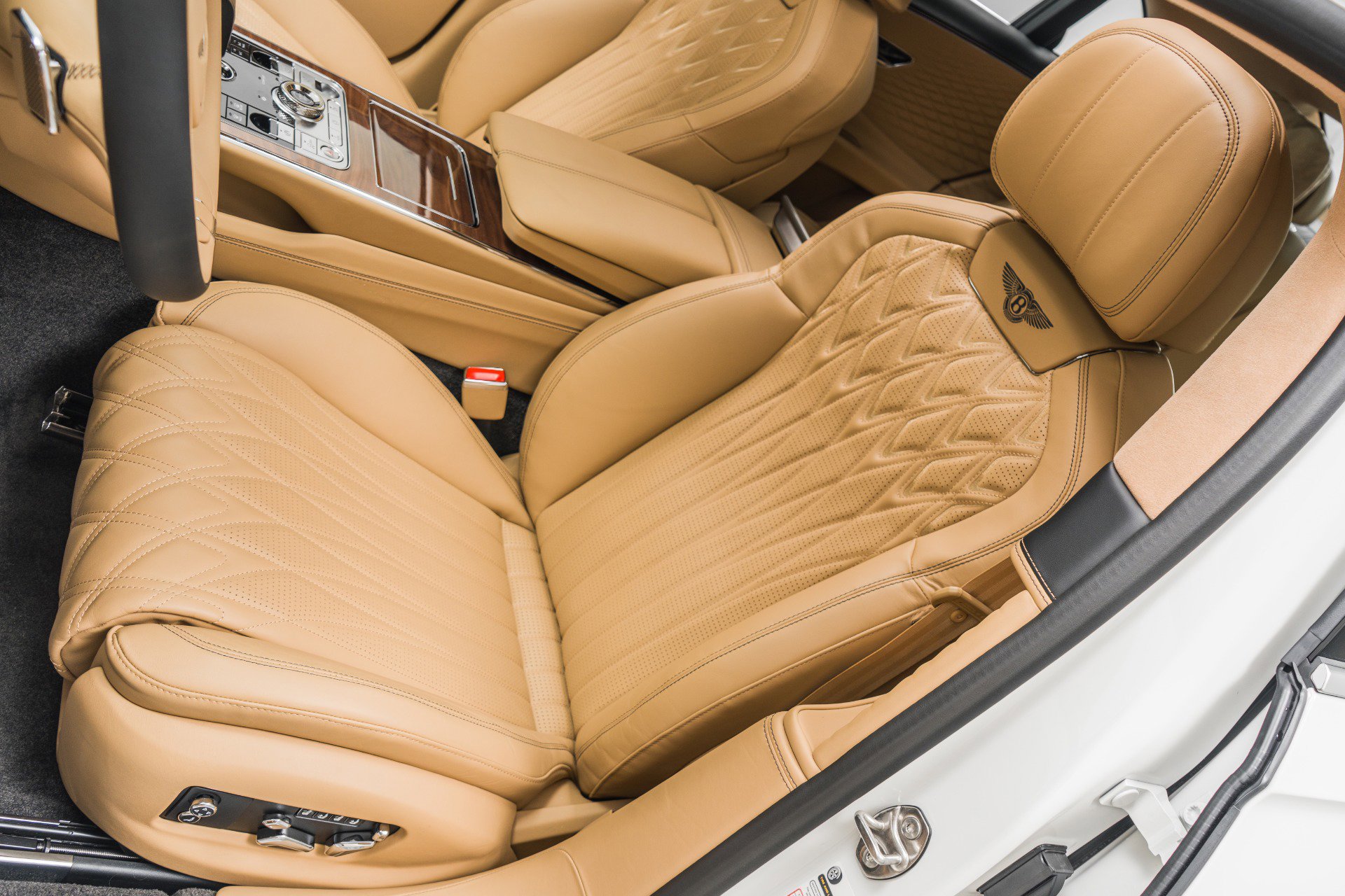 Used 2026 Bentley Flying Spur Plug-In Hybrid image 23