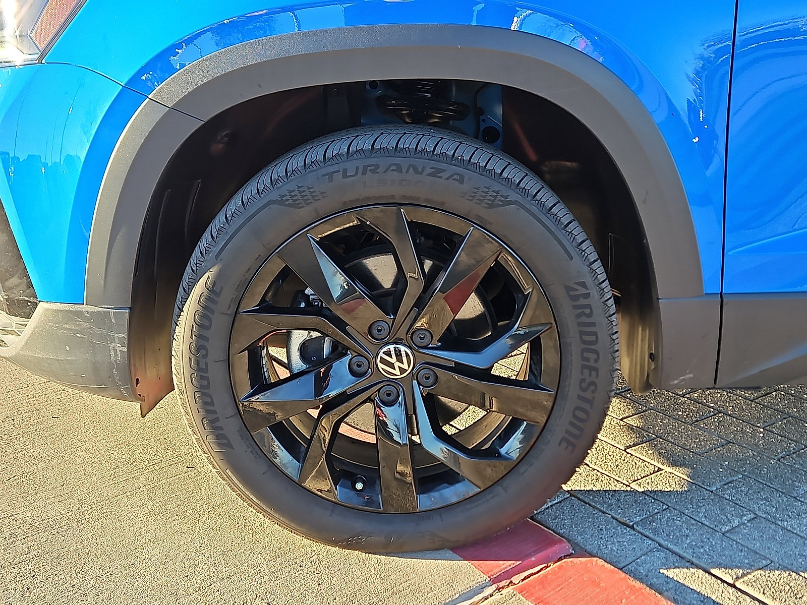 Certified 2022 Volkswagen Taos SE image 4