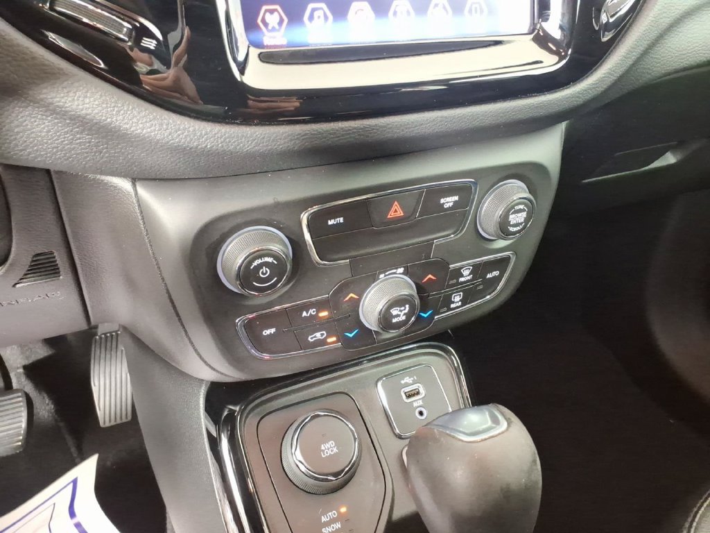 Used 2020 Jeep Compass Limited AWD/4WD image 19