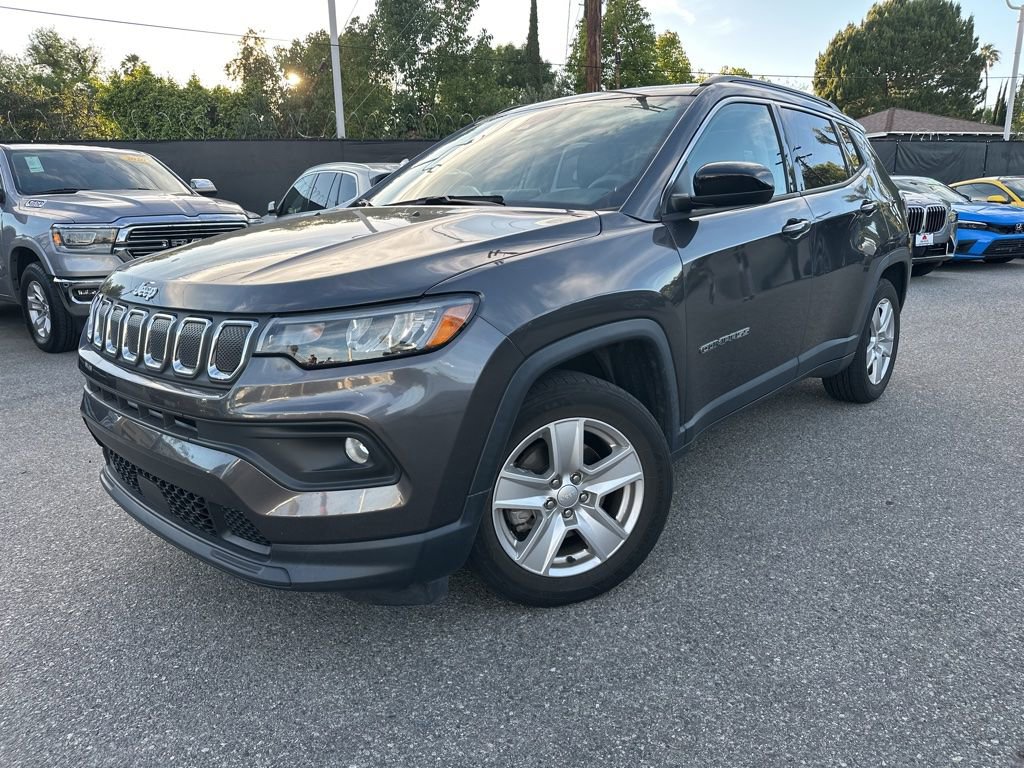 Used 2022 Jeep Compass Latitude w/ Sun and Sound Group image 3
