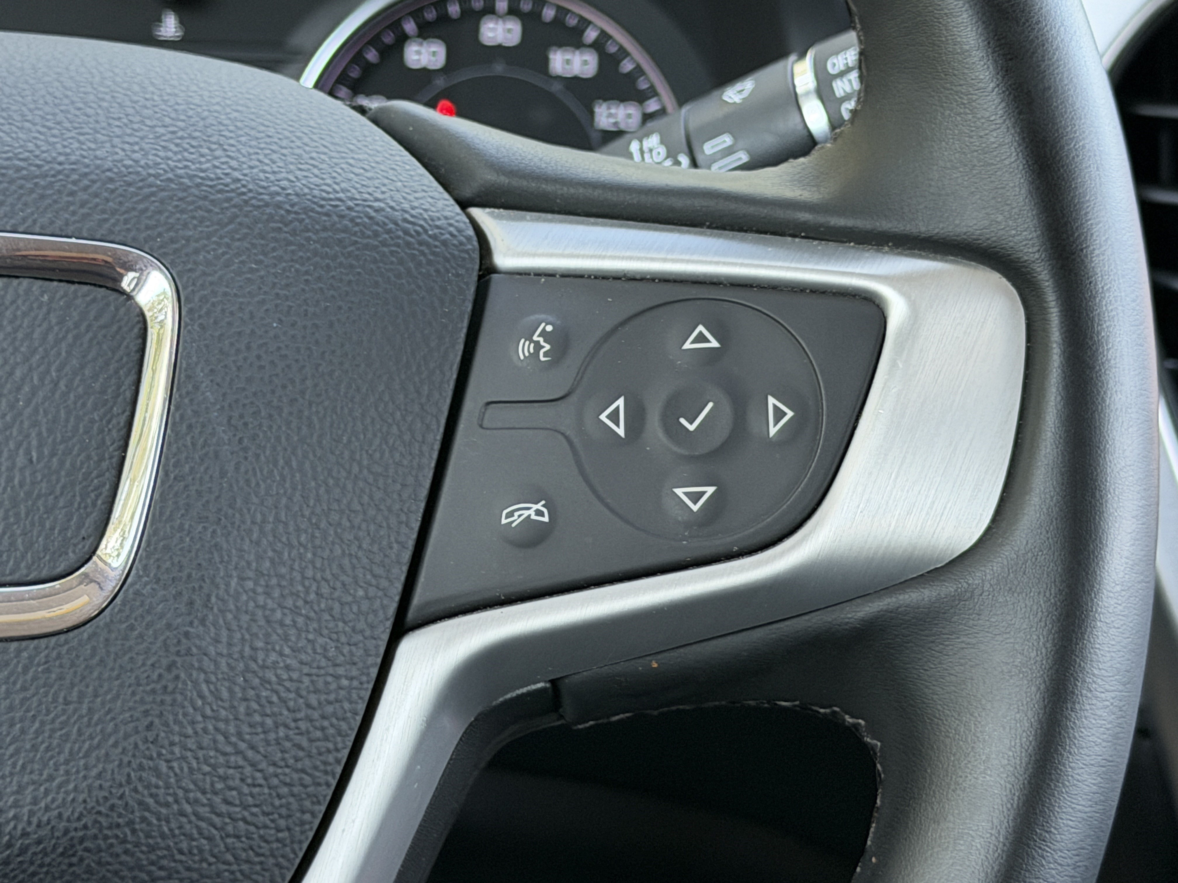 Used 2023 GMC Acadia SLT FWD image 31
