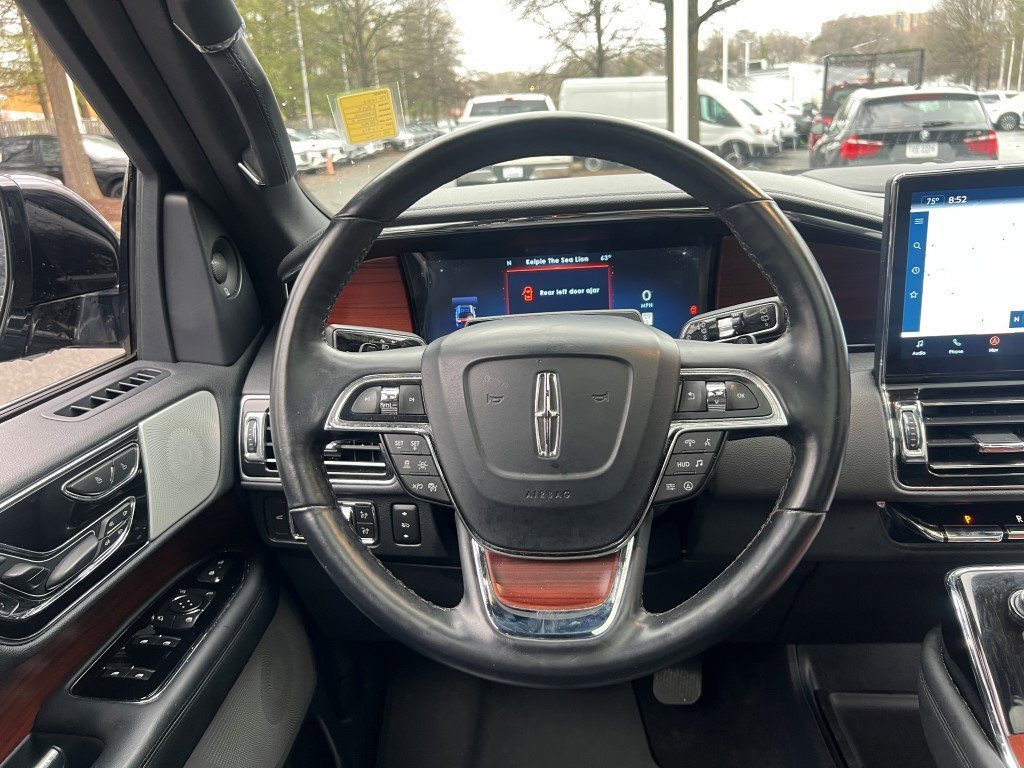 Used 2022 Lincoln Navigator Reserve image 24