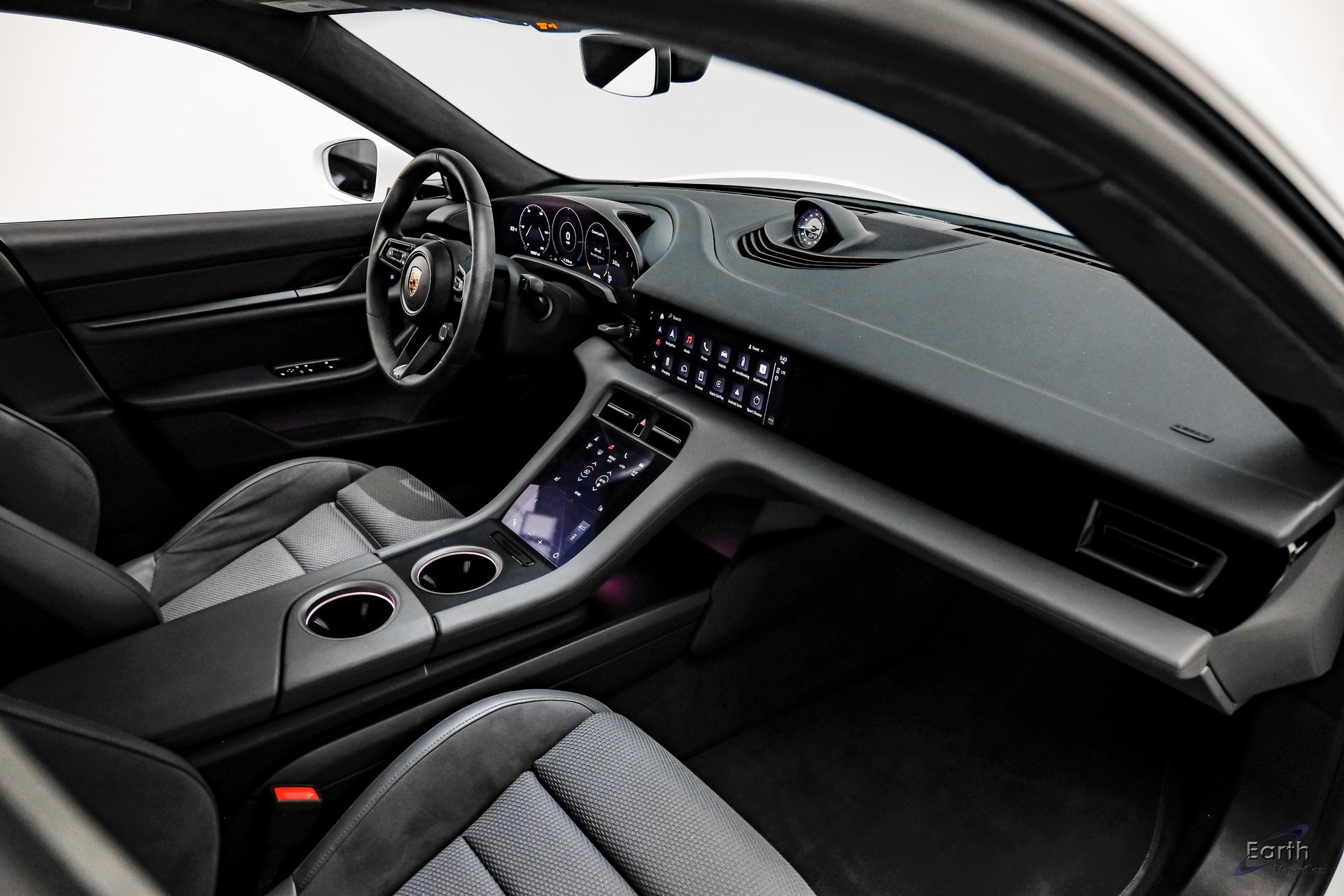 Used 2020 Porsche Taycan Turbo S image 43