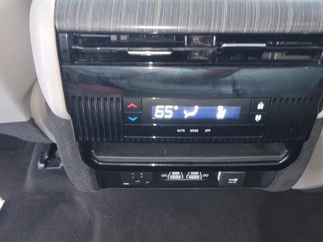 Certified 2023 Jeep Wagoneer L Series II image 30