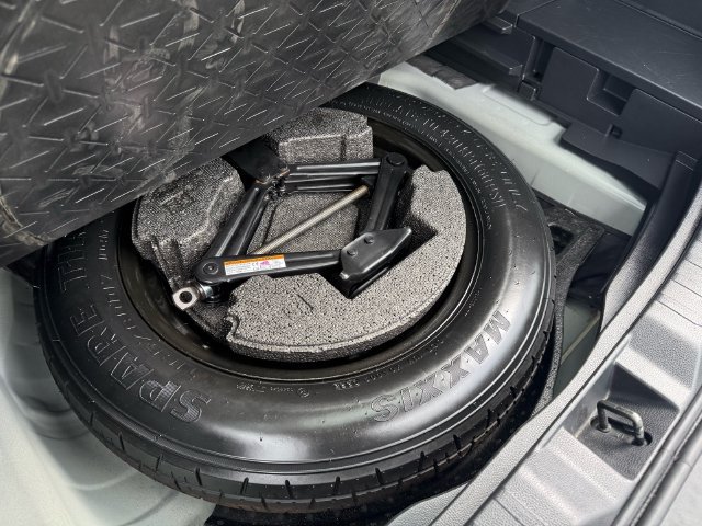 Certified 2025 Toyota RAV4 LE AWD/4WD image 28