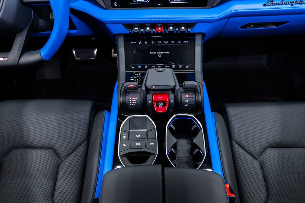 Used 2025 Lamborghini Urus SE image 28