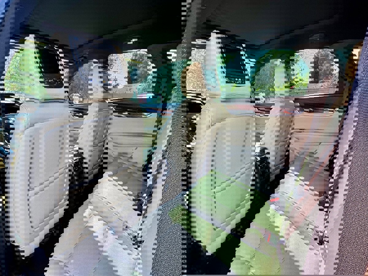 Used 2018 Cadillac XT5 Premium Luxury w/ Driver Assist Package AWD/4WD image 12