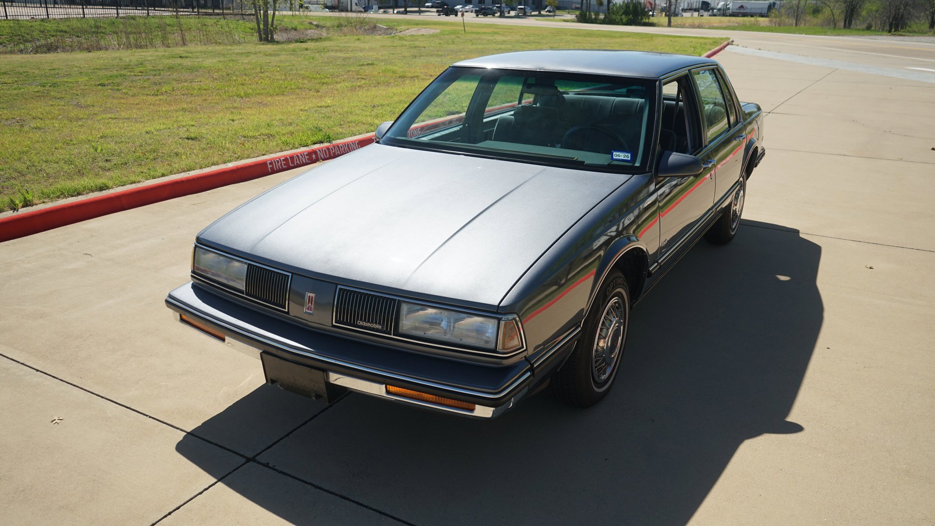 Used 1989 Oldsmobile 88 Royale image 2