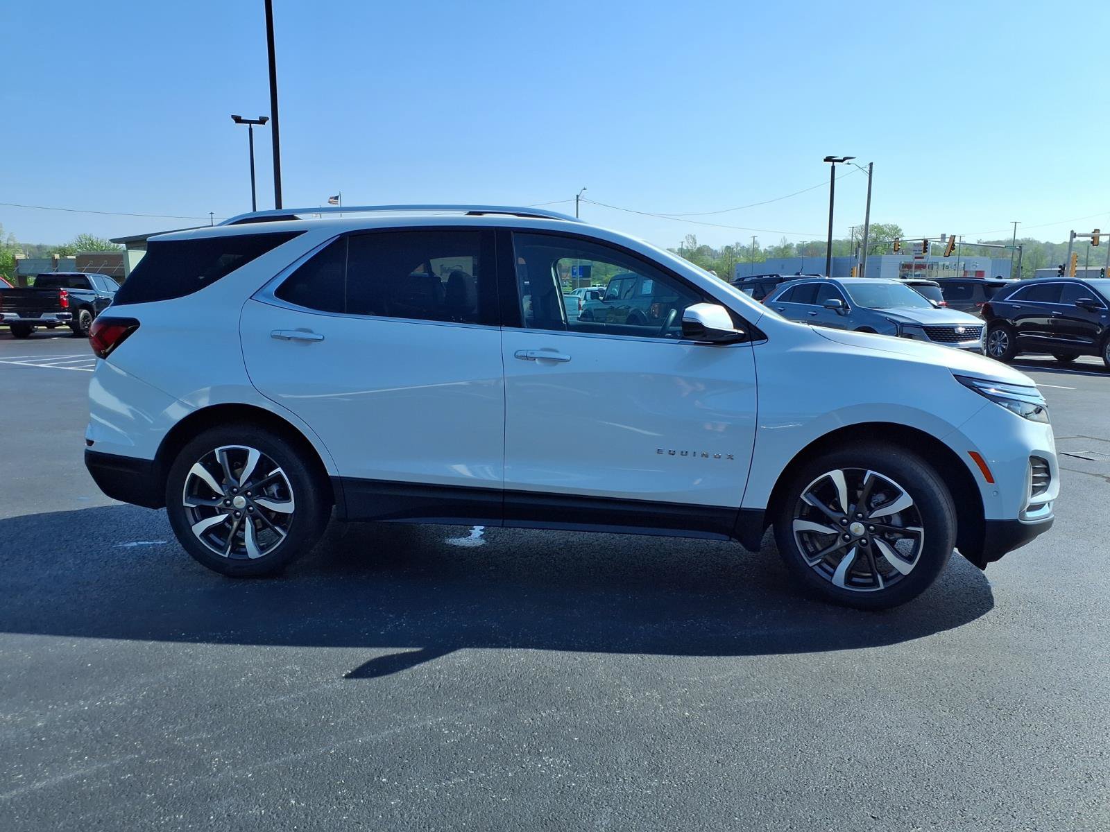 Used 2022 Chevrolet Equinox Premier AWD/4WD image 34
