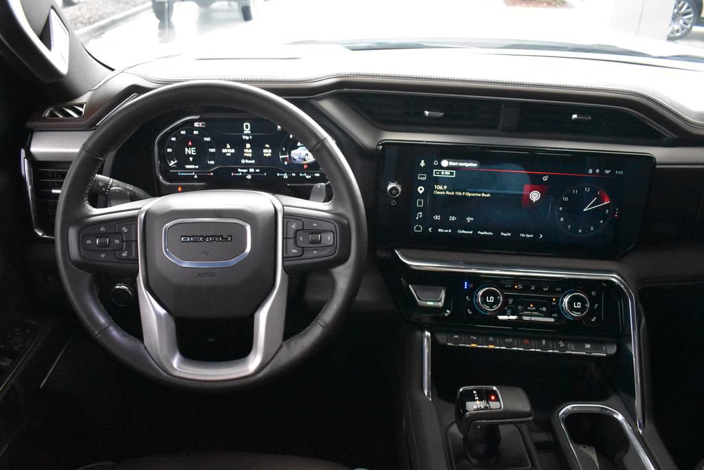Used 2024 GMC Sierra 1500 Denali AWD/4WD image 3
