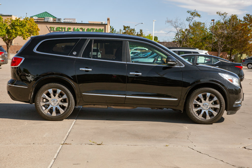 Used 2017 Buick Enclave Premium w/ Experience Buick Package FWD image 4