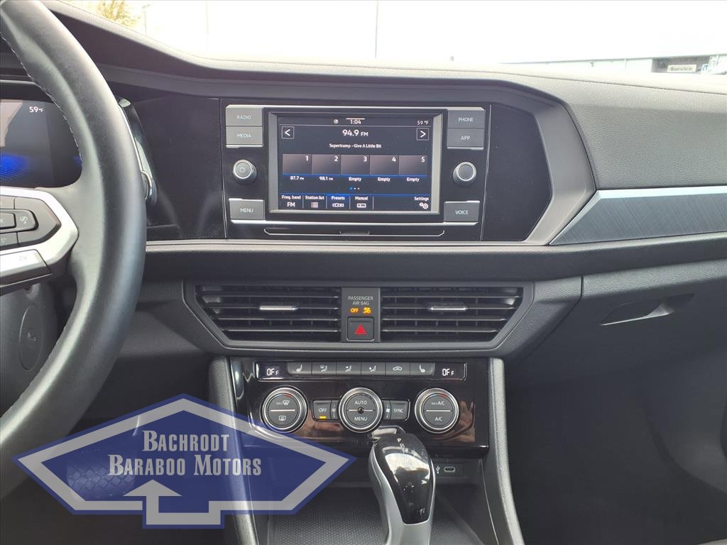 Used 2024 Volkswagen Jetta SE image 18