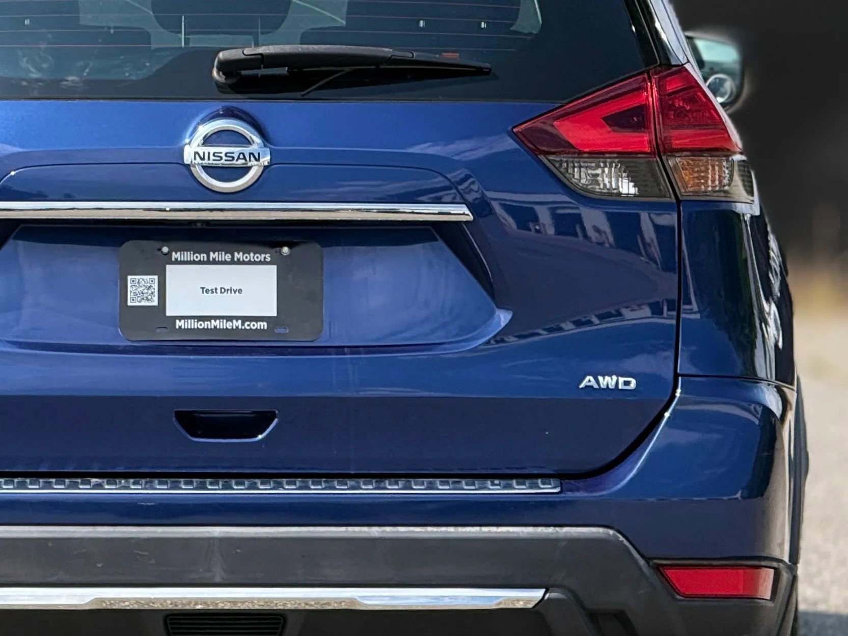 Used 2017 Nissan Rogue S AWD/4WD image 14