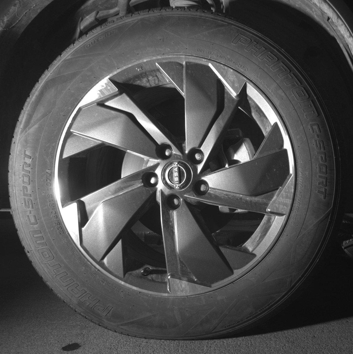 Used 2025 Nissan Rogue SV AWD/4WD image 13