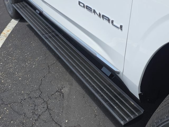 New 2026 GMC Yukon XL Denali w/ Denali Reserve Package AWD/4WD image 19