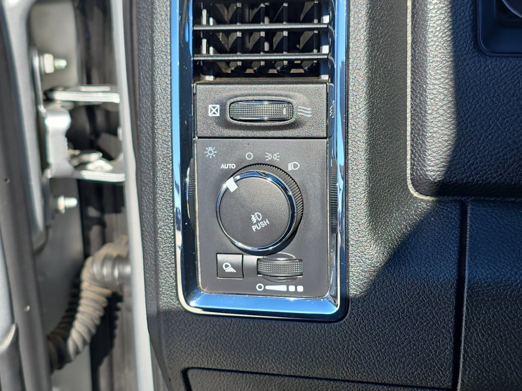 Used 2015 RAM 2500 Laramie w/ Protection Group AWD/4WD image 28