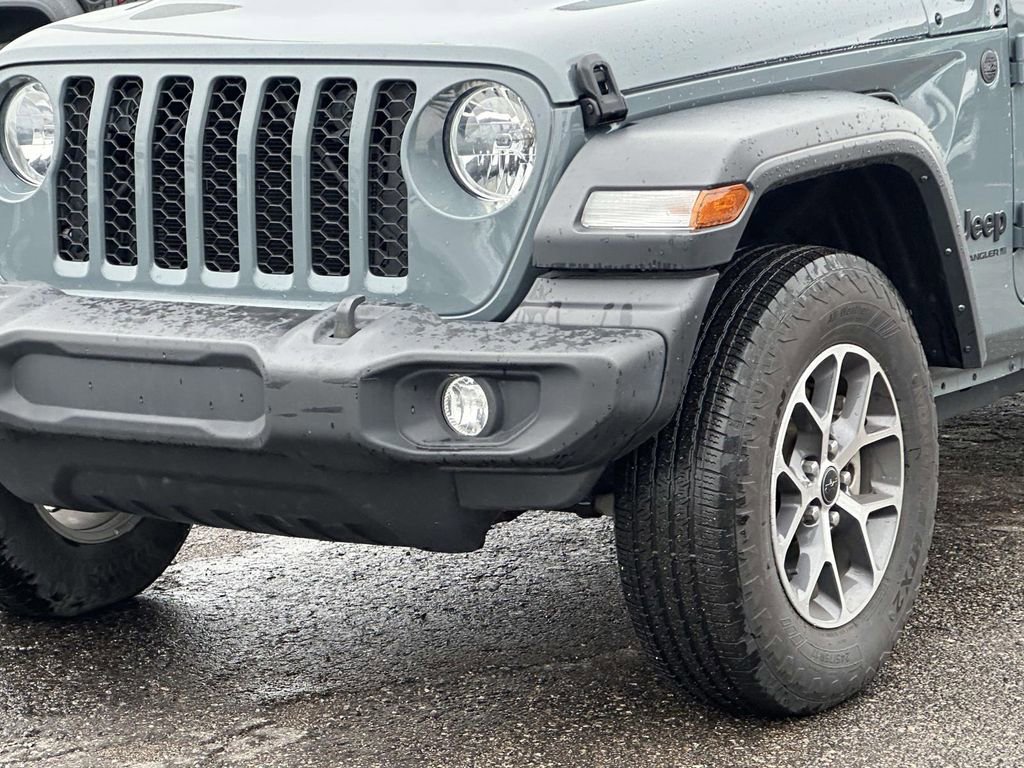 Used 2024 Jeep Wrangler Unlimited Sport AWD/4WD image 8