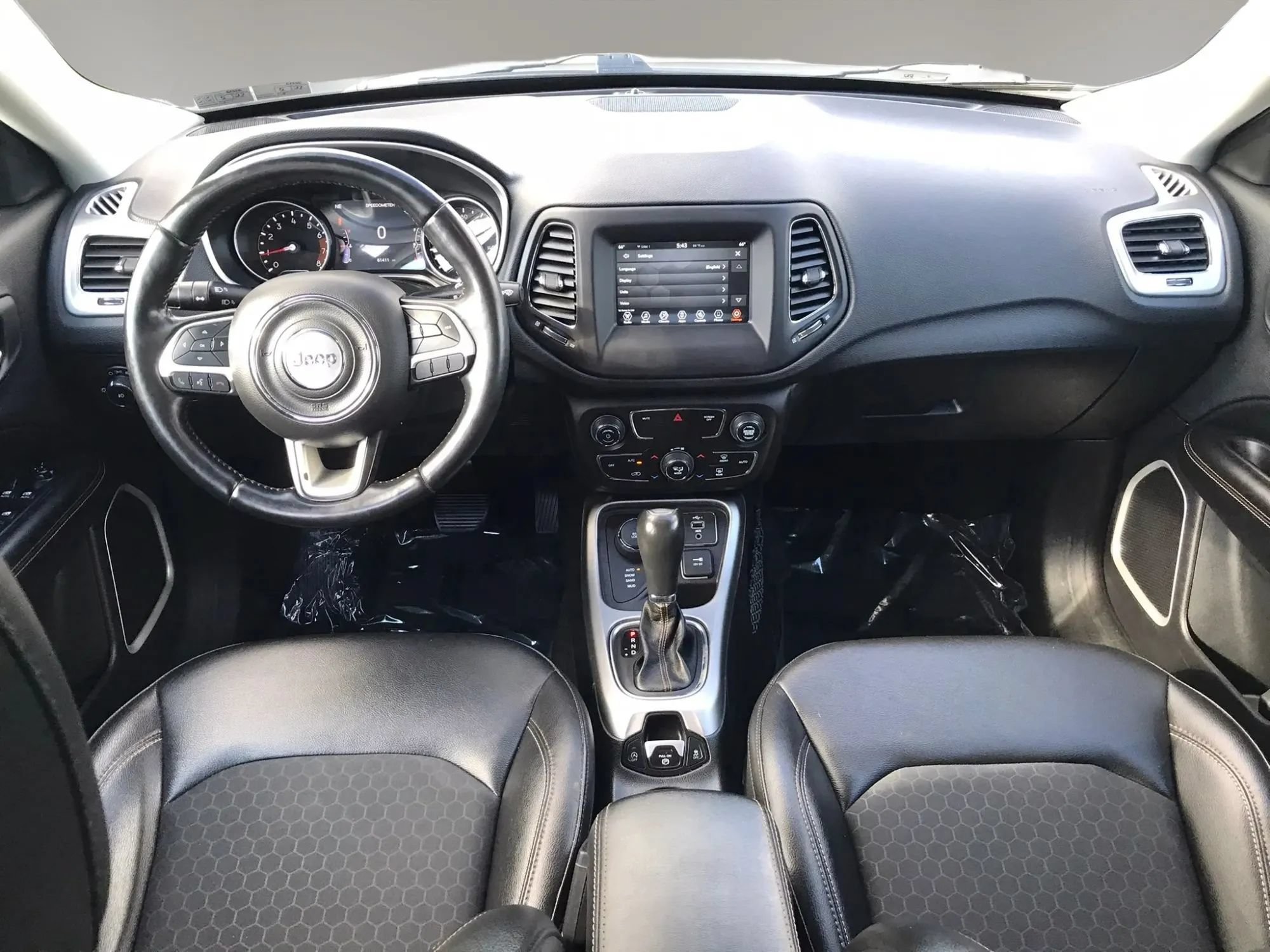 Used 2019 Jeep Compass Latitude w/ Popular Equipment Group AWD/4WD image 3