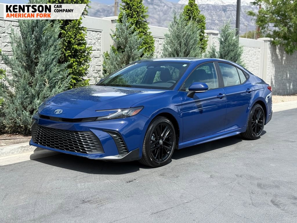 Used 2026 Toyota Camry SE FWD image 3