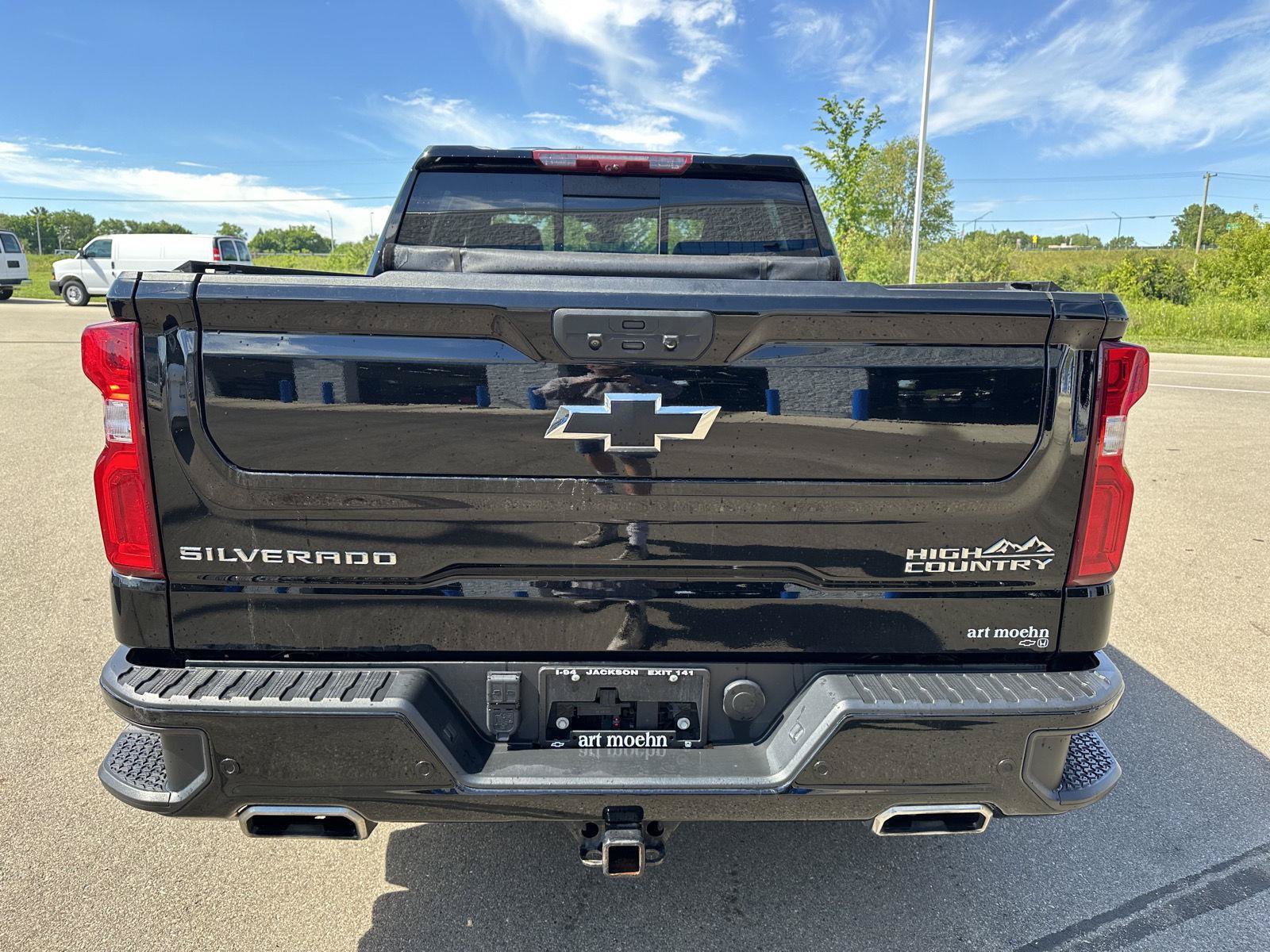 Used 2021 Chevrolet Silverado 1500 High Country w/ Technology Package AWD/4WD image 5