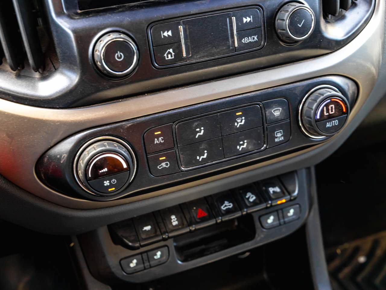 Used 2019 Chevrolet Colorado Z71 AWD/4WD image 16