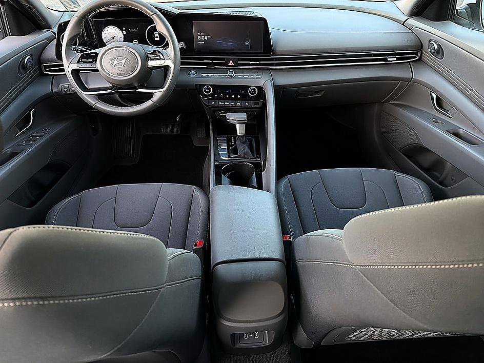 Certified 2025 Hyundai Elantra SEL image 6