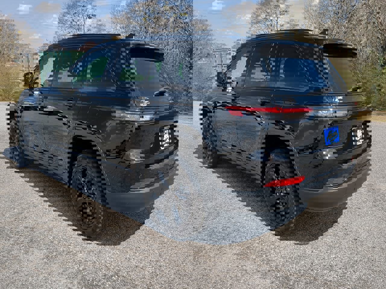 Certified 2023 Jeep Grand Cherokee Limited w/ Black Appearance Package image 5