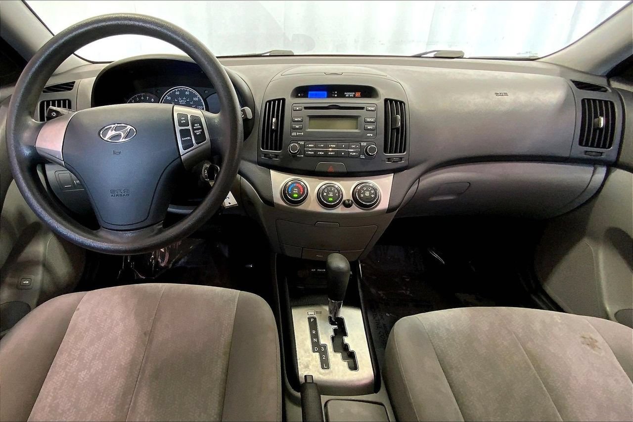 Used 2010 Hyundai Elantra GLS FWD image 15
