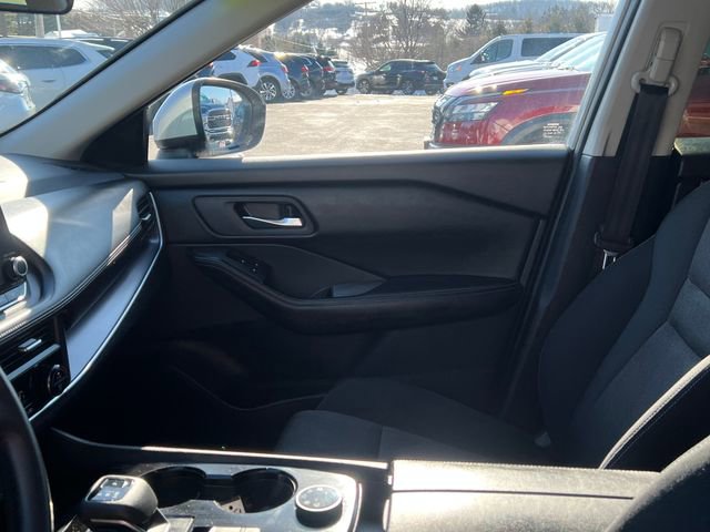 Used 2024 Nissan Rogue SV image 22