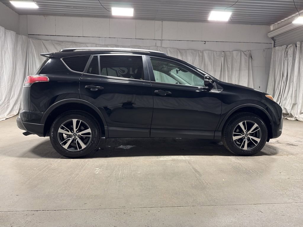 Used 2018 Toyota RAV4 XLE FWD image 8