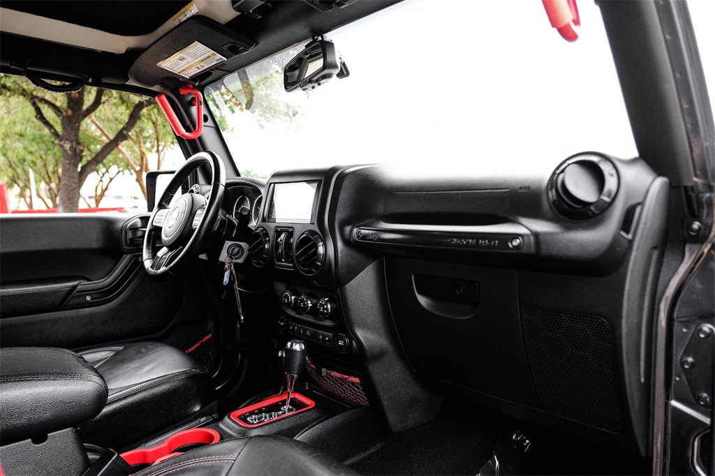 Used 2017 Jeep Wrangler Unlimited Rubicon image 9