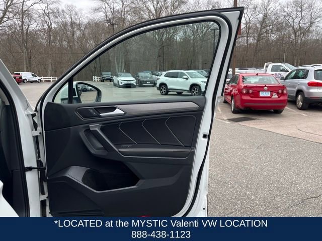 Certified 2023 Volkswagen Tiguan SE w/ Panoramic Sunroof Package AWD/4WD image 27