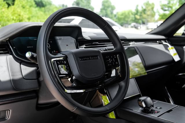 New 2026 Land Rover Range Rover SV AWD/4WD image 18