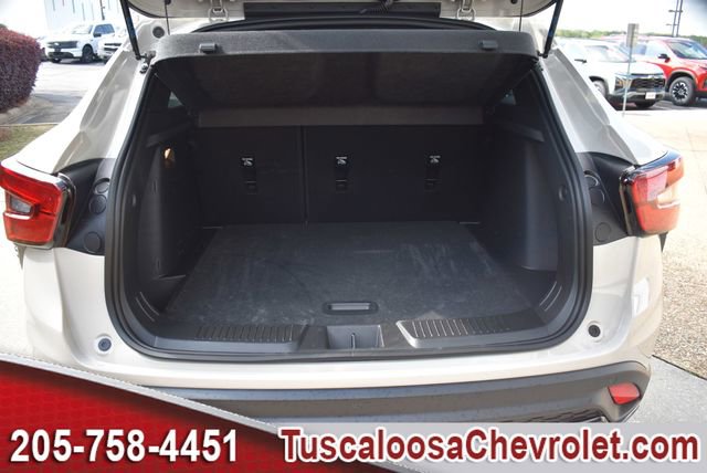 Used 2026 Chevrolet Trax RS w/ Sunroof Package image 9